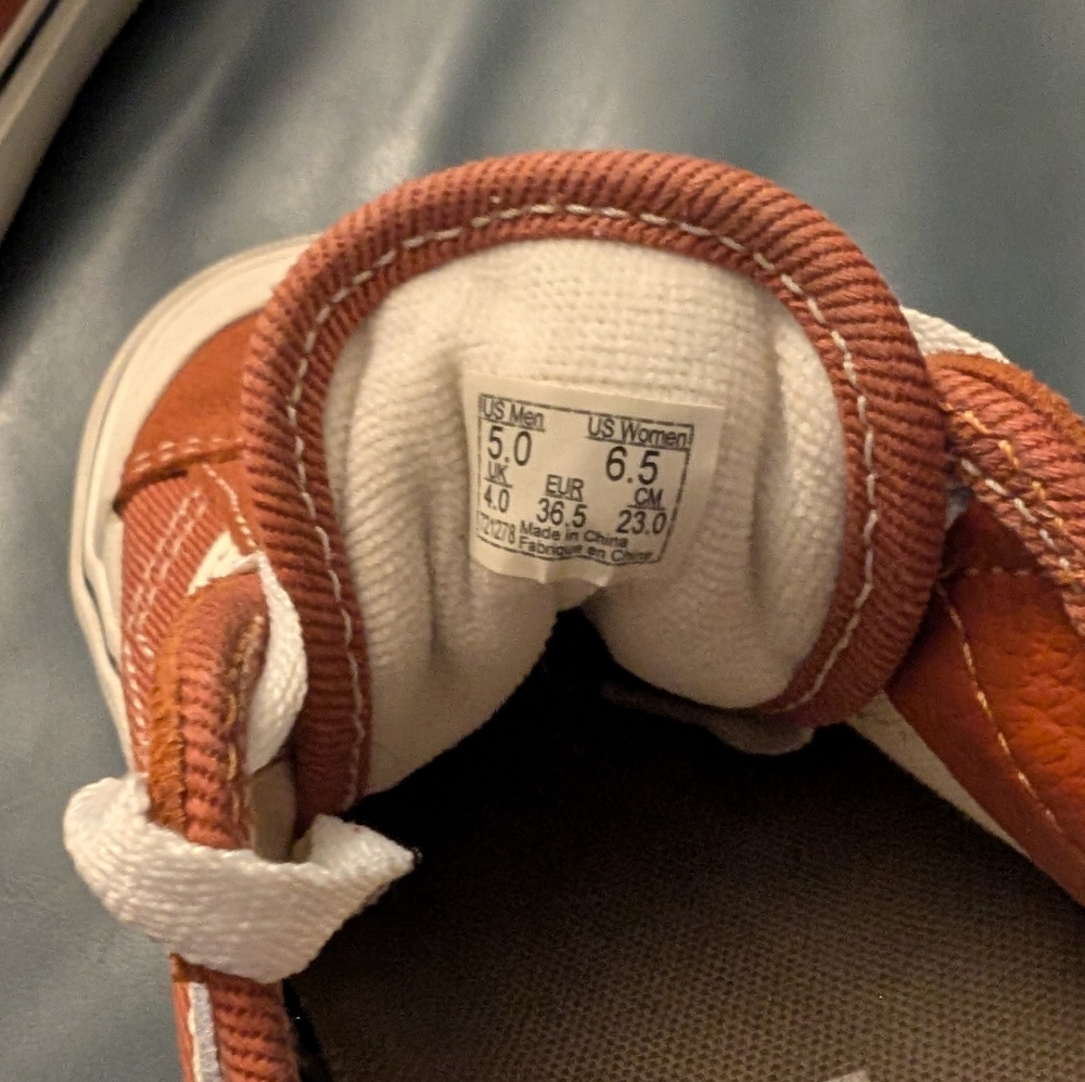 Vans - Picture 2 of 5